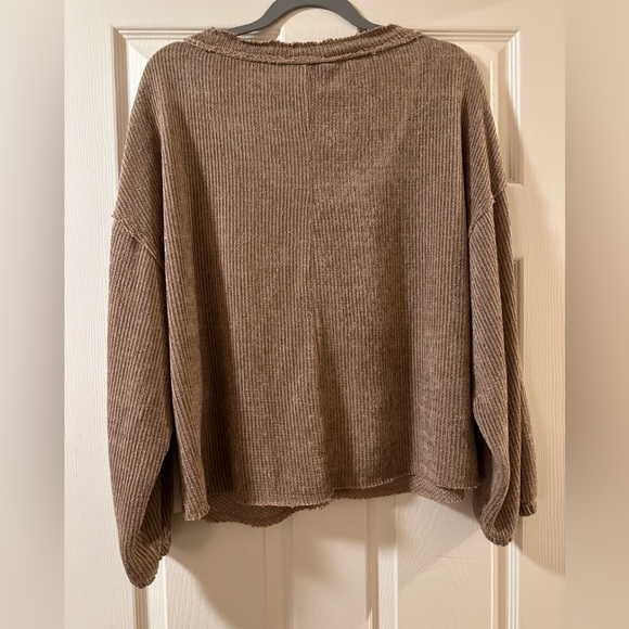 Kirious Los Angeles Long Sleeve Top - Picture 6 of 6